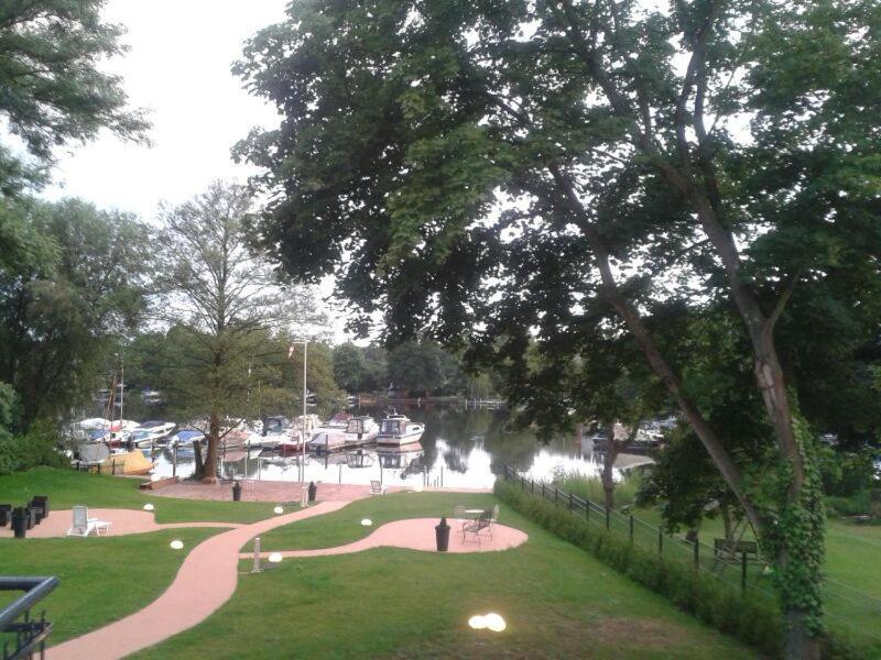 Haus Am See Берлин Экстерьер фото